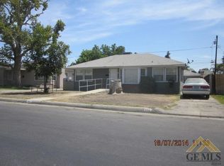 900 El Rancho Dr, Bakersfield, CA 93304