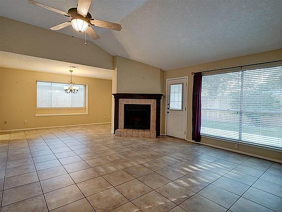 5th image of 2127 Collingsfield Dr