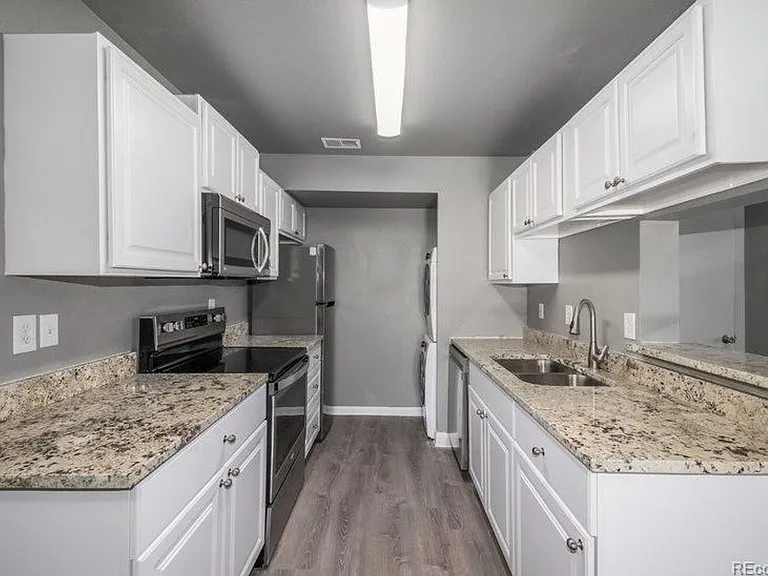 892 S Uravan Ct — Photo 5