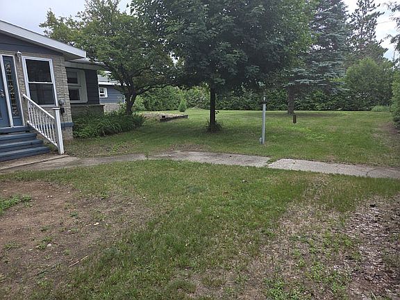 3rd image of 600 W 6th St