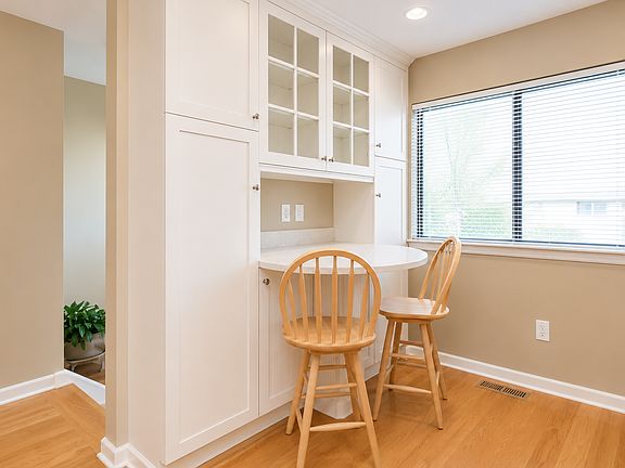 5th image of 2435 Bedford St #1J