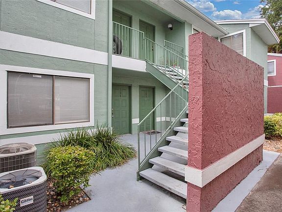 2nd image of 576 Breckenridge Vlg Unit 104