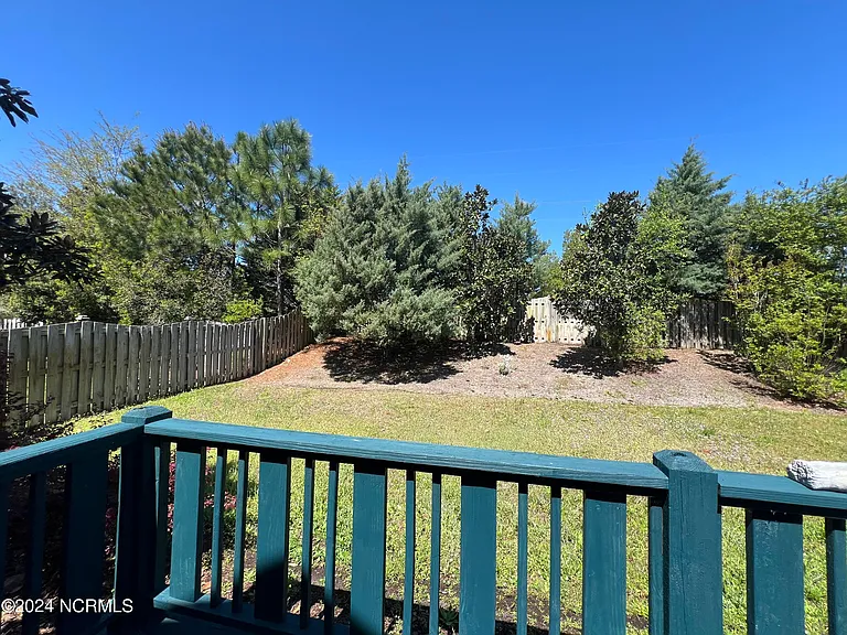 1211 Daisy Ct — Photo 31