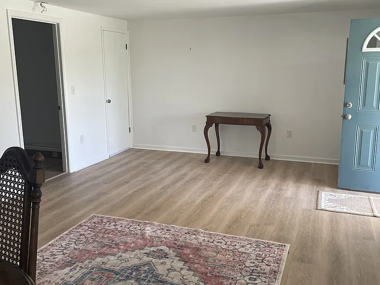 151 Oak Creek Ln — Photo 3
