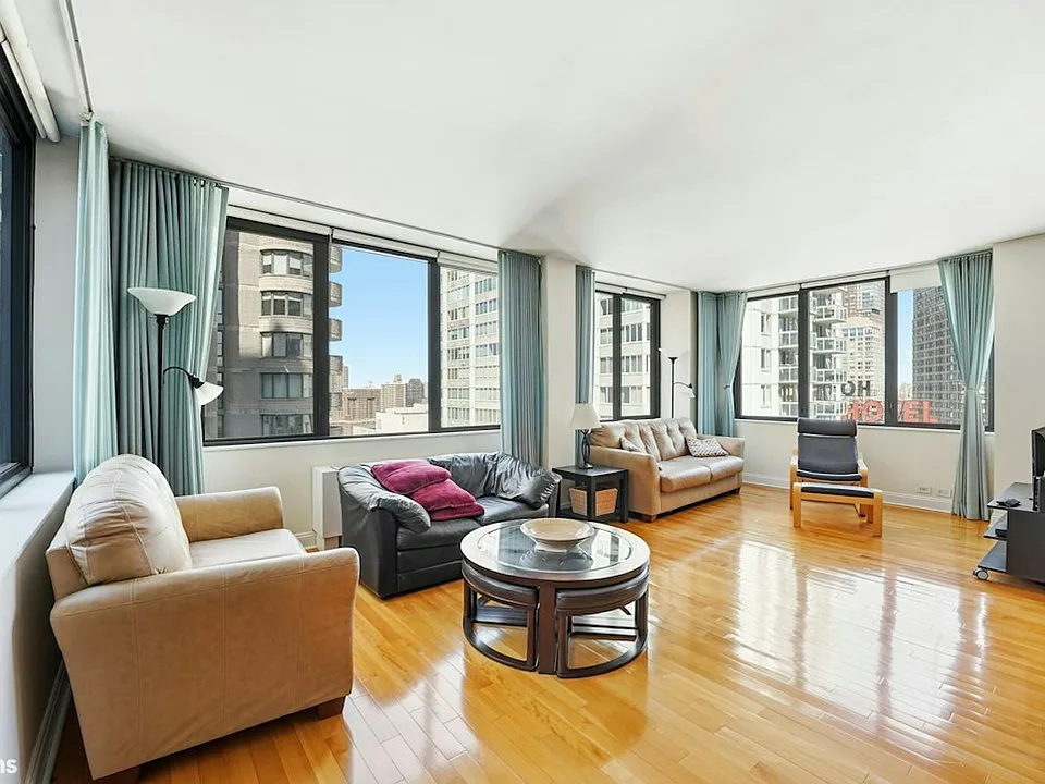 62 W 62nd St #20A