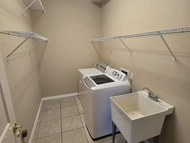 3637 Summerwind Cir — Photo 23