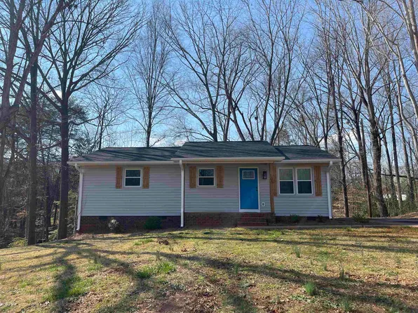 105 Padgett Ct, Wellford, SC 29385