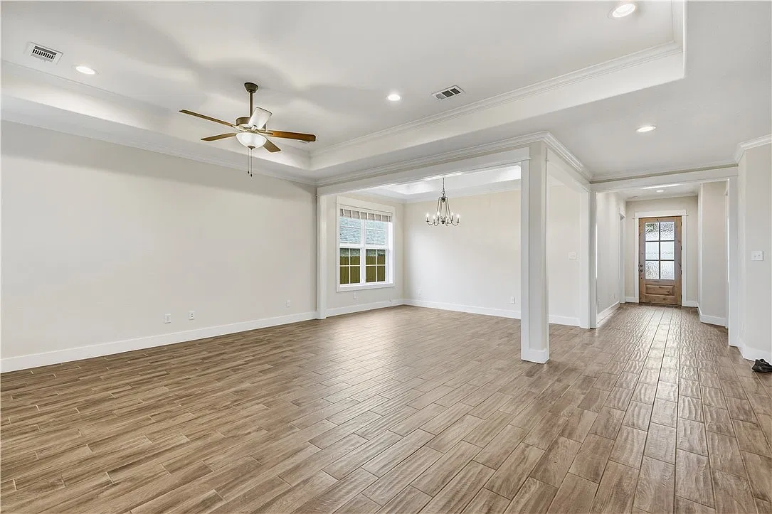 4 bed, 1979 sqft, $3,000 — Photo 4