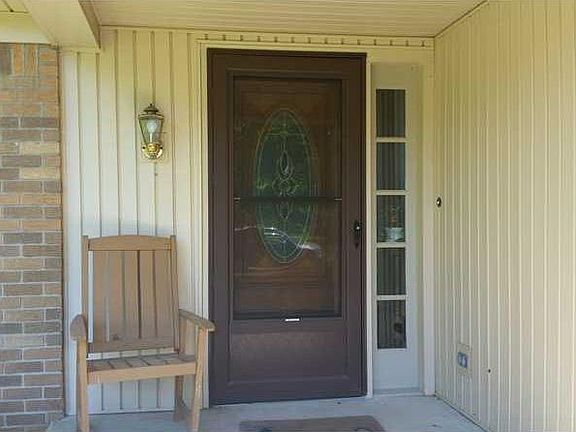 2nd image of 331 Woodland West Dr