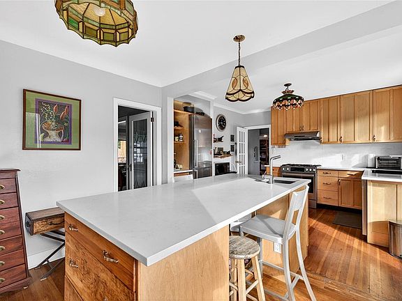 3rd image of 133 Baker Rd