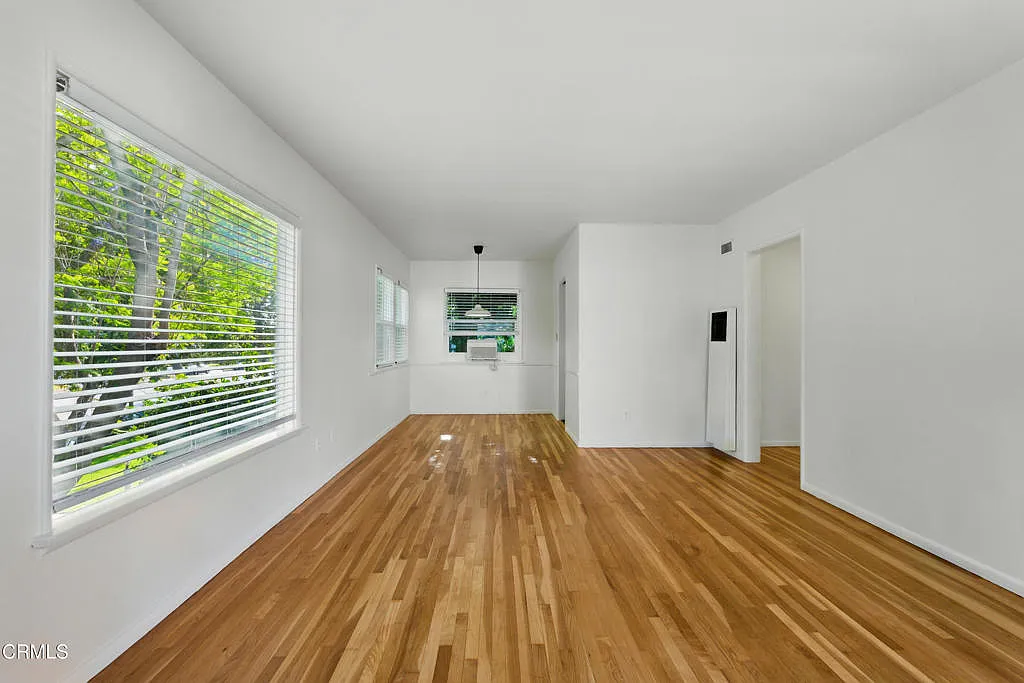 2 bed, 1.0 bath, 1000 sqft, $3,000 — Photo 2
