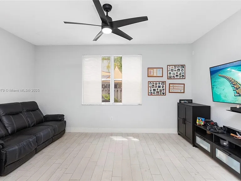 3864 SW 169th Ter — Photo 16