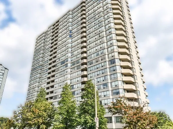 400 Webb Dr #1203, Mississauga, ON L5B 3Z7