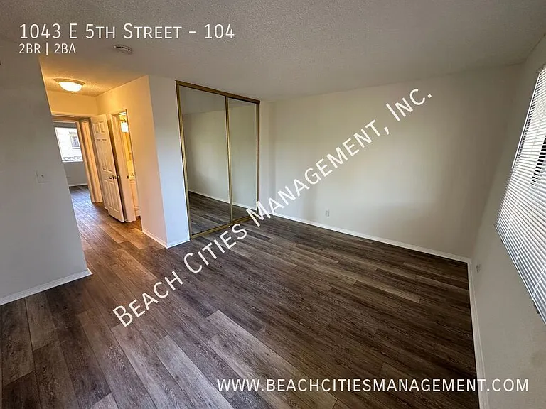 1043 E 5th St #104 — Photo 28