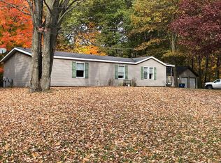 9389 Merle Dr, Crystal, MI 48818