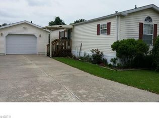 2652 Lake Breeze Dr, Madison, OH 44057