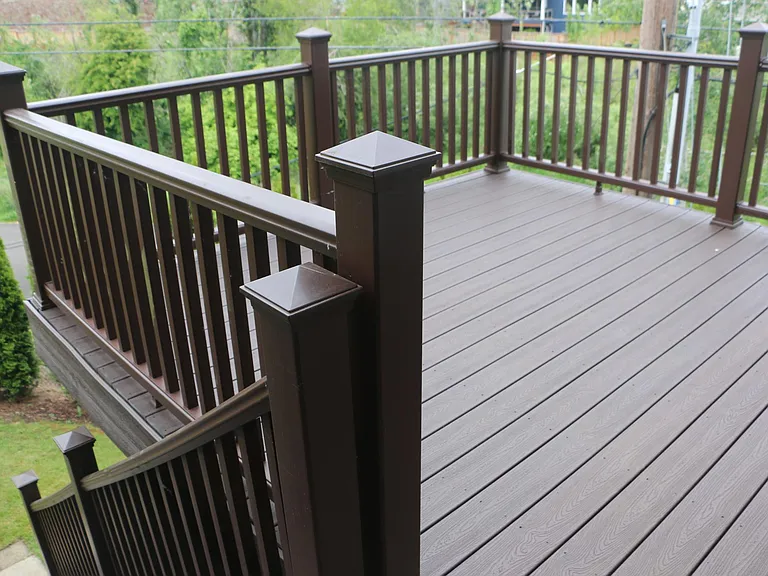 Deck with great views of Tanner Creek Park and easy access to the walking paths.