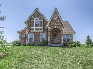 1272 SW Arborcrest Cir, Lees Summit, MO 64082