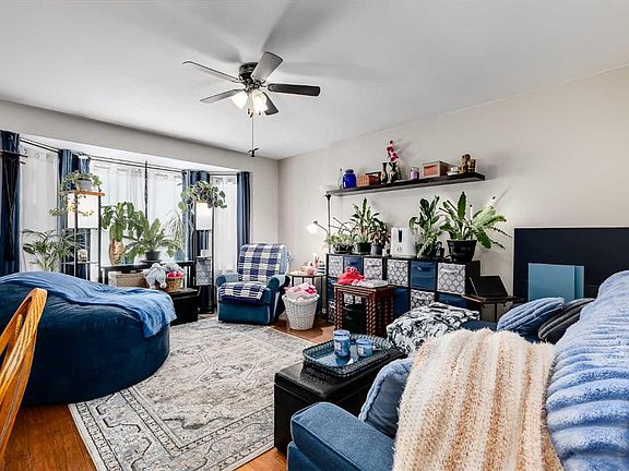 2nd image of 6 W Aarsby Rd