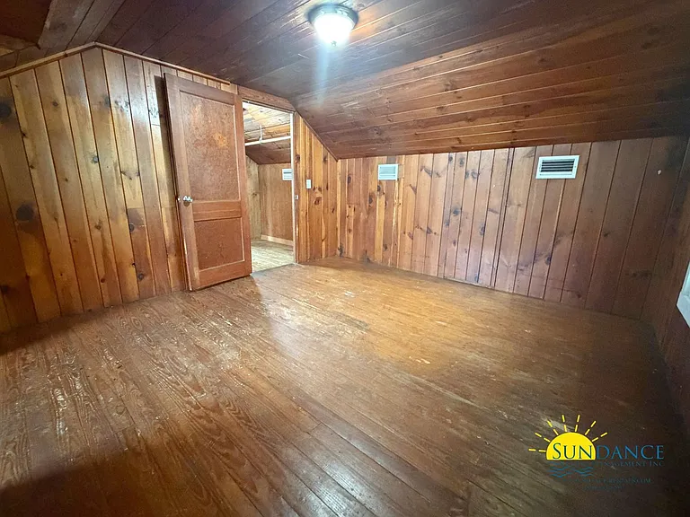 255 Brooks St — Photo 14