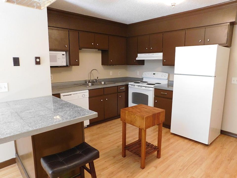 1st image of 1137 Bartosh Ln APT 3