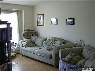 4th image of 47 Shirley Ln