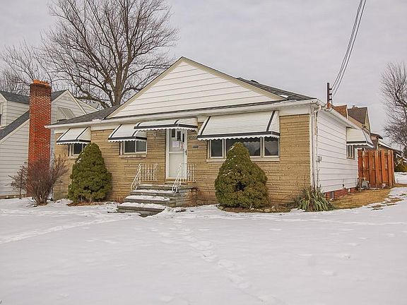 3rd image of 5833 Chestnut Hills Dr