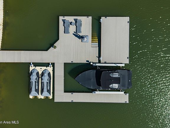 5th image of 555 Transom Dr