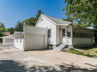 704 7th Ave, Coralville, IA 52241