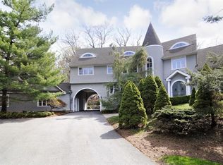 1000 Scioto Dr, Franklin Lakes, NJ 07417