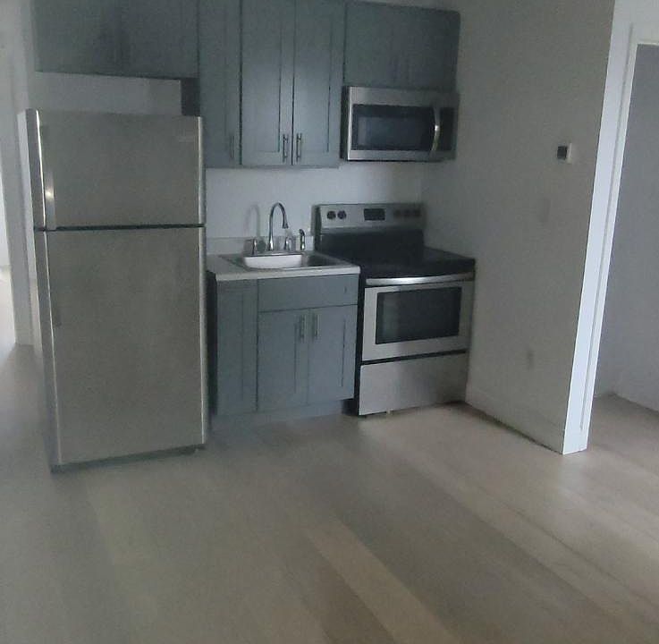 1st image of 5225 Warrington Ave Floor 2