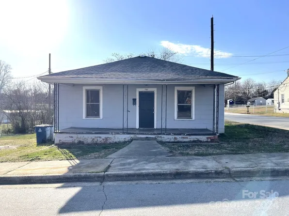 160 29th Street Pl SW, Hickory, NC 28602