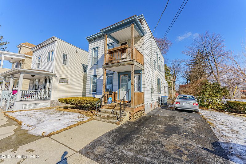 3rd image of 33 Lincoln Avenue