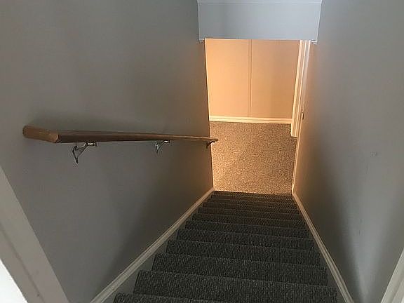 Finished staircase to bsmnt