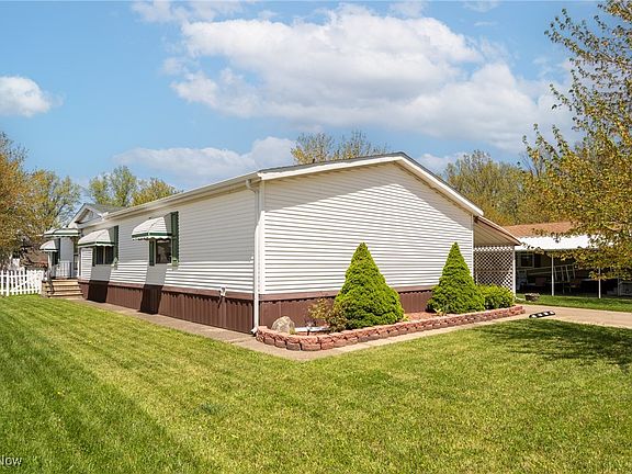 2nd image of 201 Pin Oak Cir