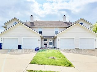 202 NE Sunshine St APT A, Oak Grove, MO 64075