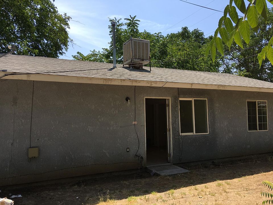2nd image of 1024 E Dakota Ave