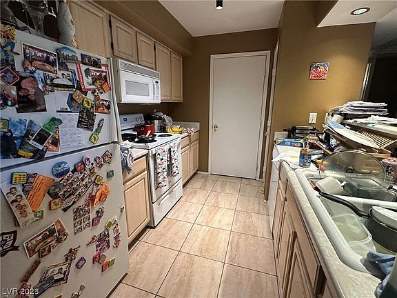 5th image of 555 E Silverado Ranch Blvd Unit 2070