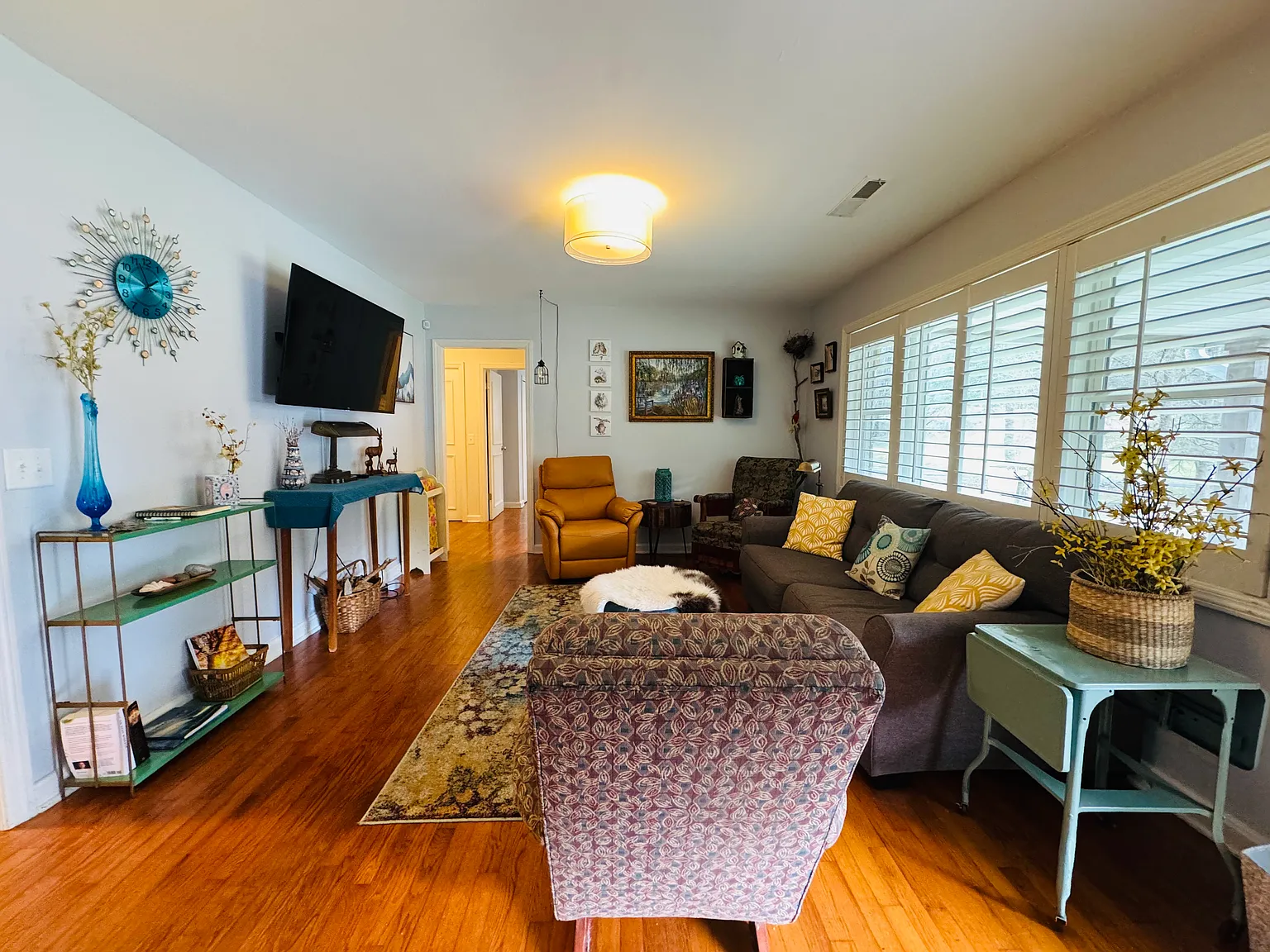 3 bed, 1.5 bath, 1432 sqft, $2,000 — Photo 3