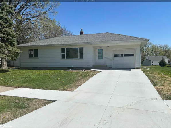 1813 12th St, Eldora, IA 50627