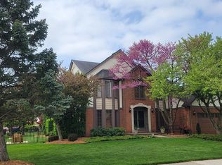 20236 Breezeway Dr, Macomb, MI 48044