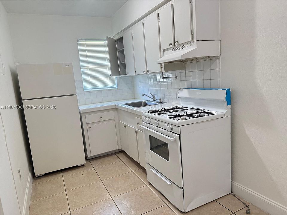 1st image of 4300 SW 67th Ave APT 38