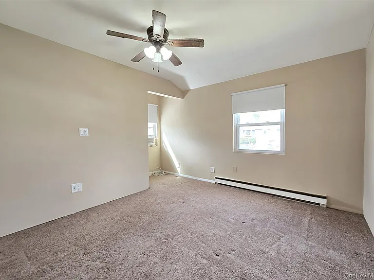 18 Wyandotte St — Photo 7