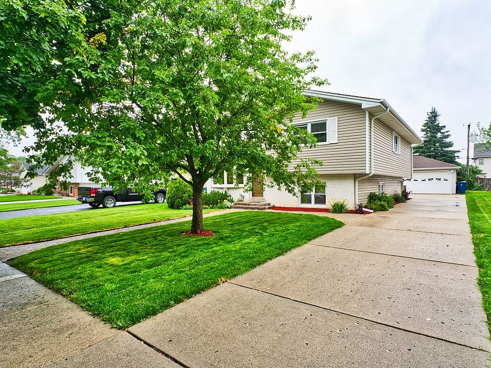 1st image of 333 E Red Oak Ave