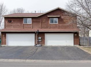 2294 Grange Ave N, Oakdale, MN 55128