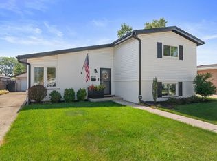 8517 W Madison Dr, Niles, IL 60714