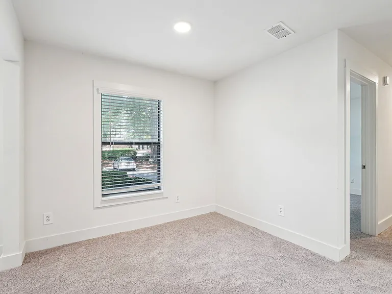 Wesley Trevento Apartments at Lithia Springs — Photo 11