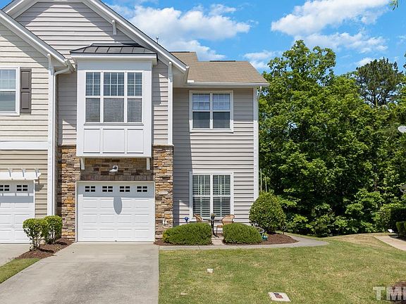 2nd image of 207 Suffolk Green Ln