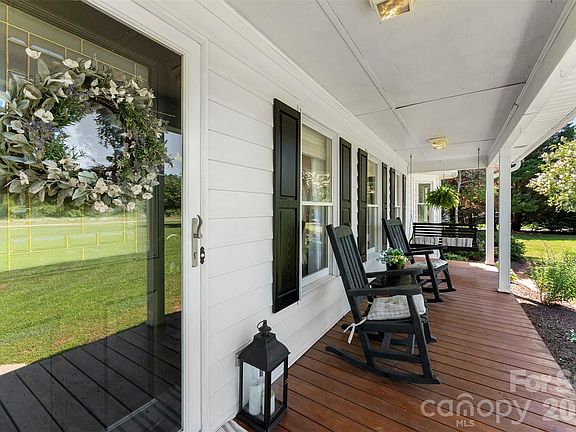 3rd image of 607 Elam Rd