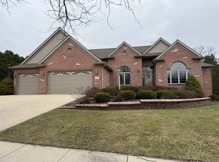 649 Roxbury Rd, Rockford, IL 61107